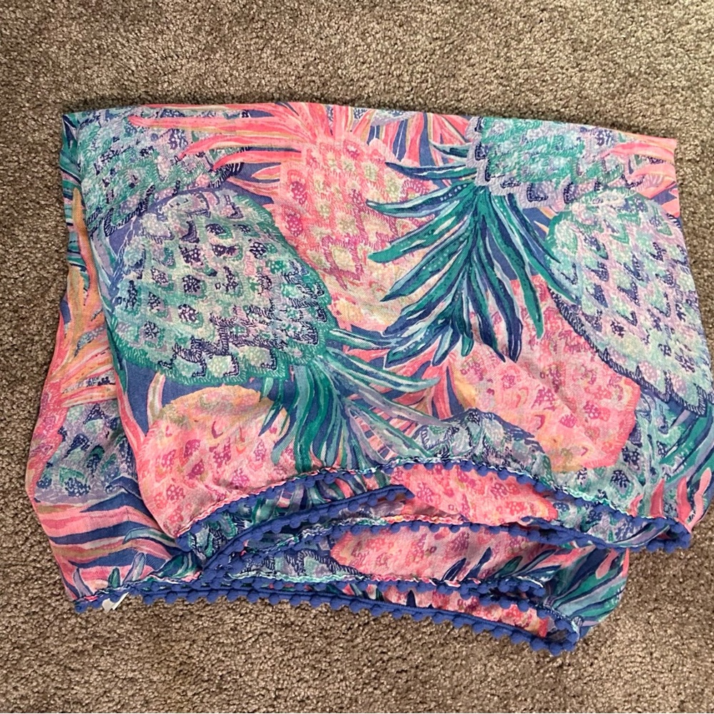 Lilly Pulitzer pineapple scarf EUC no pulls